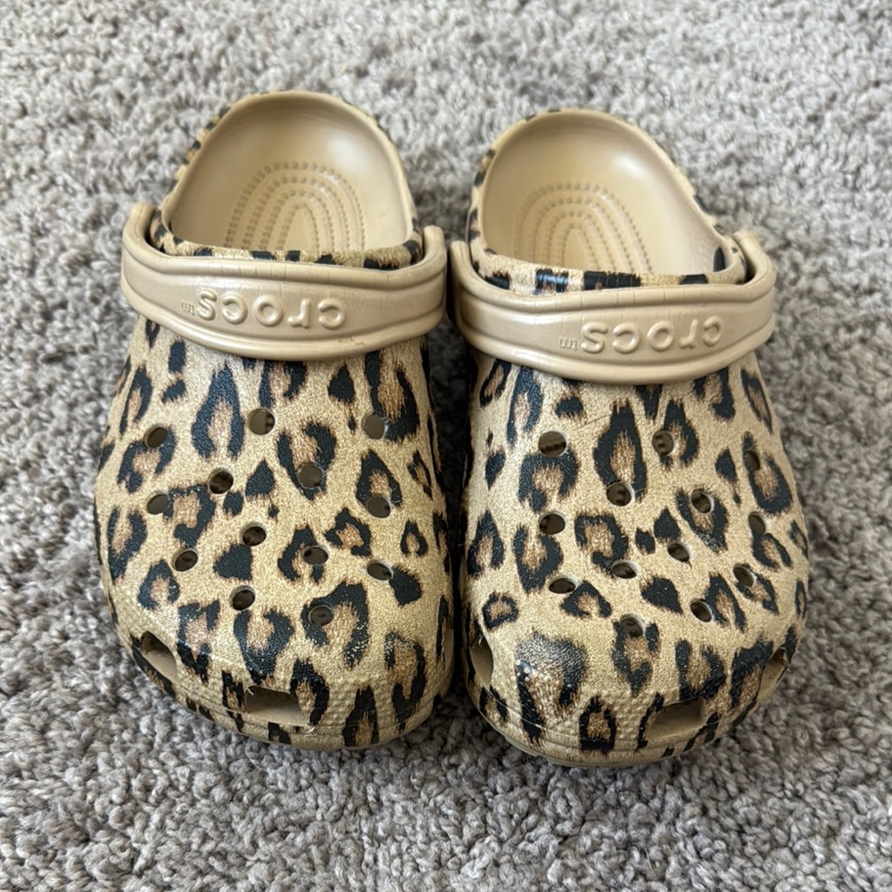 Crocs Women’s Leopard Print